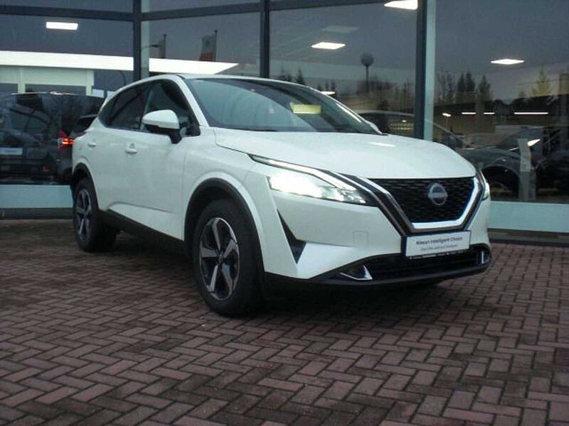 Nissan Qashqai 1.3 MHEV N-Connecta NAVI KAMERA SHZ