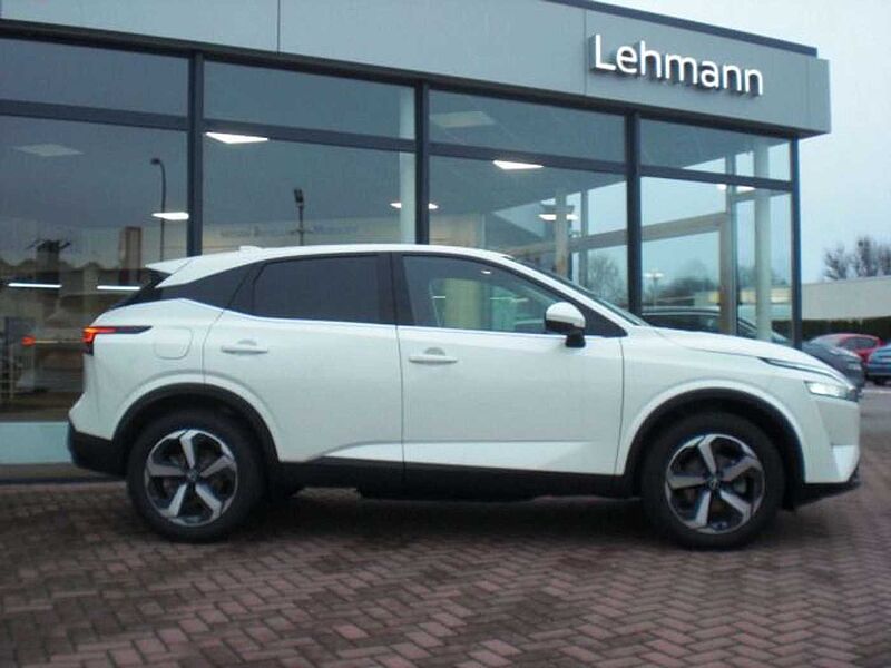 Nissan Qashqai 1.3 MHEV N-Connecta NAVI KAMERA SHZ