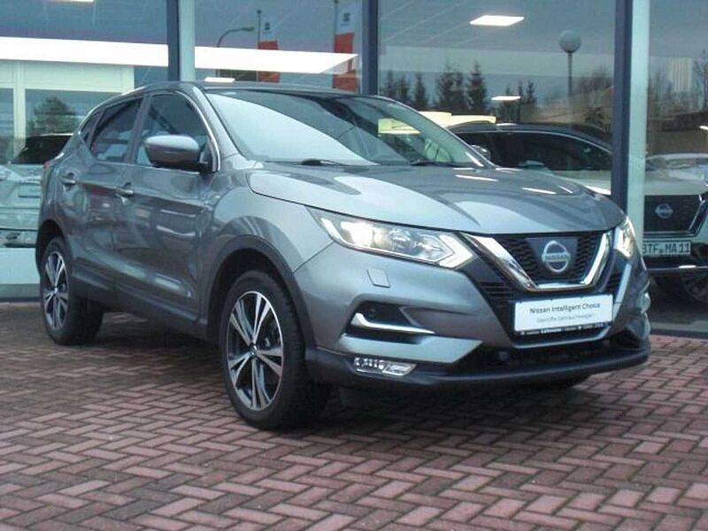 Nissan Qashqai 1.6 DIG-T N-Connecta NAVI 4xKAMERA PDC