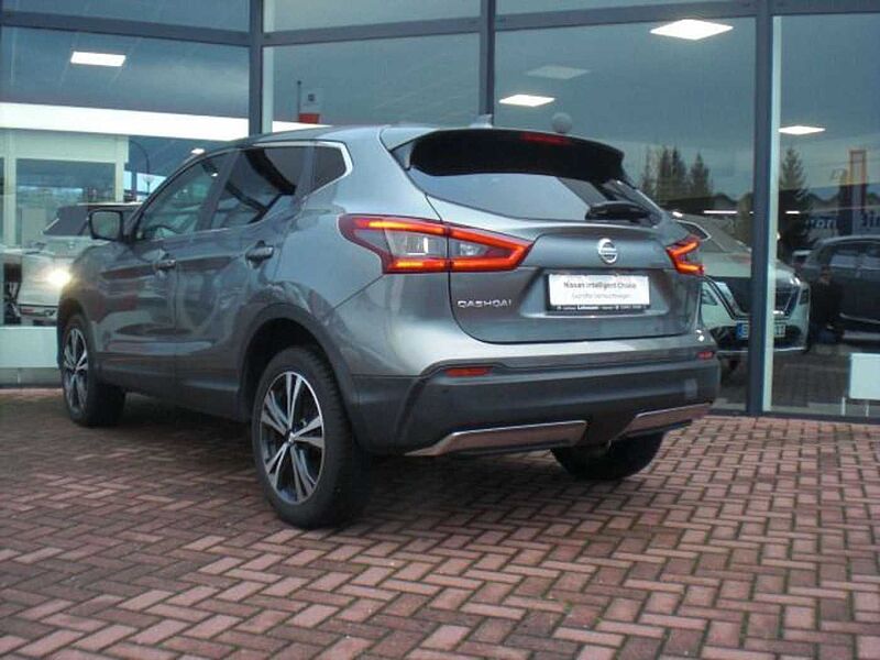 Nissan Qashqai 1.6 DIG-T N-Connecta NAVI 4xKAMERA PDC