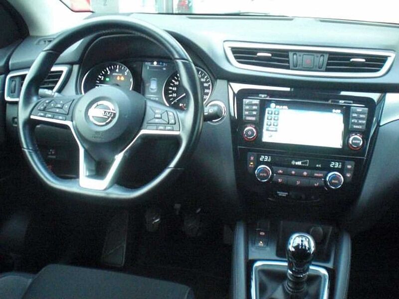 Nissan Qashqai 1.6 DIG-T N-Connecta NAVI 4xKAMERA PDC